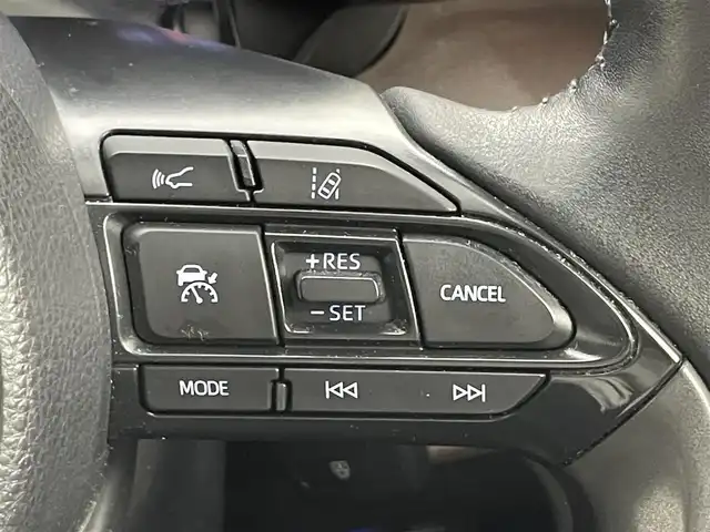 トヨタ ヤリスクロス ハイブリッド Z 埼玉県 2022(令4)年 4.5万km ブラックマイカ/ホワイトパールクリスタルシャイン 2トーン モデリスタエアロ　純正８インチディスプレイオーディオ　パノラミックビューモニター　セーフティセンス　レーダークルーズコントロール　ビルトインＥＴＣ　シートヒーター　オートハイビーム　ＬＥＤヘッドライト
