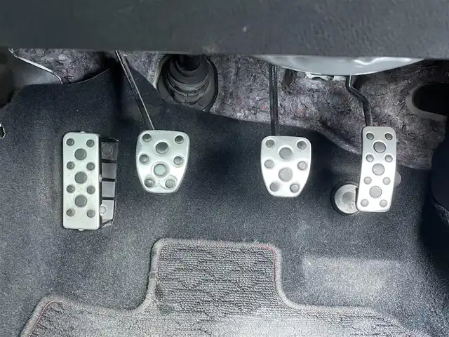 トヨタ ８６ GT リミテッド 群馬県 2012(平24)年 7.2万km サテンホワイトパール 6速MT/モデリスタエアロ/純正ナビ(NSCD-W61)/CD・DVD・SD/Bluetooth・ワンセグTV/バックカメラ/ETC/前席シートヒーター/横滑り防止装置/オートライト/純正アルミホイール/純正フロアマット/後期テールランプ/プッシュスタート/スマートキー