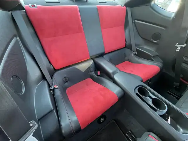 トヨタ ８６ GT リミテッド 群馬県 2012(平24)年 7.2万km サテンホワイトパール 6速MT/モデリスタエアロ/純正ナビ(NSCD-W61)/CD・DVD・SD/Bluetooth・ワンセグTV/バックカメラ/ETC/前席シートヒーター/横滑り防止装置/オートライト/純正アルミホイール/純正フロアマット/後期テールランプ/プッシュスタート/スマートキー