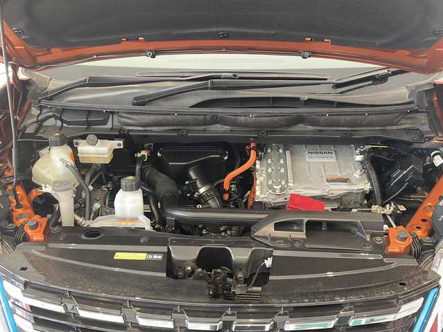 日産 セレナ e－パワー ハイウェイスター V 福井県 2020(令2)年 4.6万km サンライズオレンジ/ダイヤモンドブラック 純正10インチメモリーナビ/フルセグTV/BT/CD/DVD/BL/USB/アラウンドビューモニター/フリップダウンモニター/セーフティアシスト/・プロパイロット/・インテリジェントエマージェンシーブレーキ/・インテリジェントLI(車線逸脱防止支援システム)/・LDW(車線逸脱警報)/・インテリジェントBSI(後側方衝突防止支援システム)/・BSW(後側方車両検知警報)/・RCTA(後退時車両検知警報)/・標識検知機能/コーナーセンサー/インテリジェントルームミラー/ETC/前後ドライブレコーダー/両側パワースライドドア/オートライト/LEDヘッドライト/純正15インチアルミホイール/プッシュスタート/スマートキー