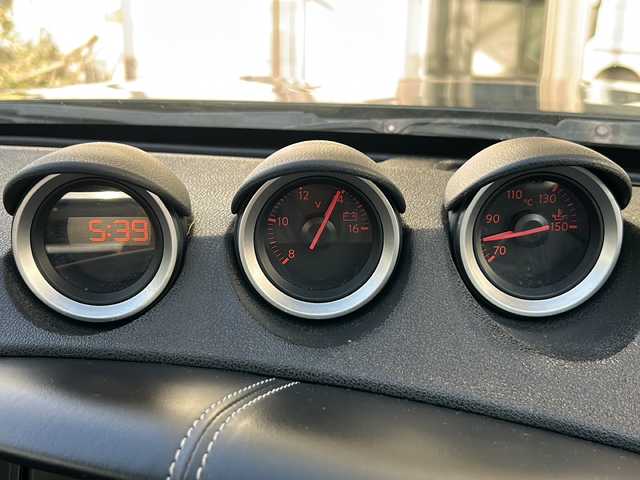 日産 フェアレディ Ｚ 静岡県 2010(平22)年 7.5万km ダイヤモンドブラック 純正ナビ/・（Bluetooth/フルセグTV/AUX/CD/DVD/ラジオ）/主要装備/・バックカメラ/・パドルシフト/・ステアリングリモコン/・HIDヘッドライト/・フォグランプ/・ETC/・サイドカーテンエアバック/・VDC/・マニュアルエアコン/・インテリキー/・オートパワーウィンドウ/・オートライト