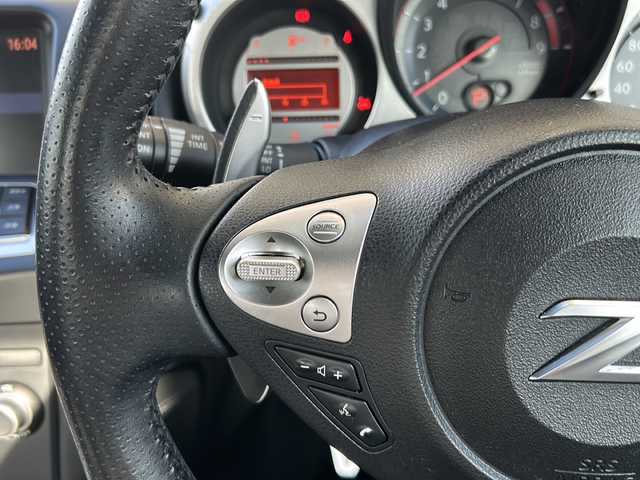 日産 フェアレディ Ｚ 静岡県 2010(平22)年 7.5万km ダイヤモンドブラック 純正ナビ/・（Bluetooth/フルセグTV/AUX/CD/DVD/ラジオ）/主要装備/・バックカメラ/・パドルシフト/・ステアリングリモコン/・HIDヘッドライト/・フォグランプ/・ETC/・サイドカーテンエアバック/・VDC/・マニュアルエアコン/・インテリキー/・オートパワーウィンドウ/・オートライト