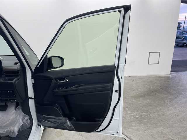 日産 セレナ e－パワー ハイウェイスター V 群馬県 2025(令7)年 0.1千km パールⅡ 登録未使用車　純正１２．３型ナビ　フルセグＴＶ　全周囲カメラ　ワイヤレス充電　アダプティブクルーズコントロール　ブラインドスポットモニター　両側電動スライドドア　デジタルインナーミラー　ＥＴＣ２．０