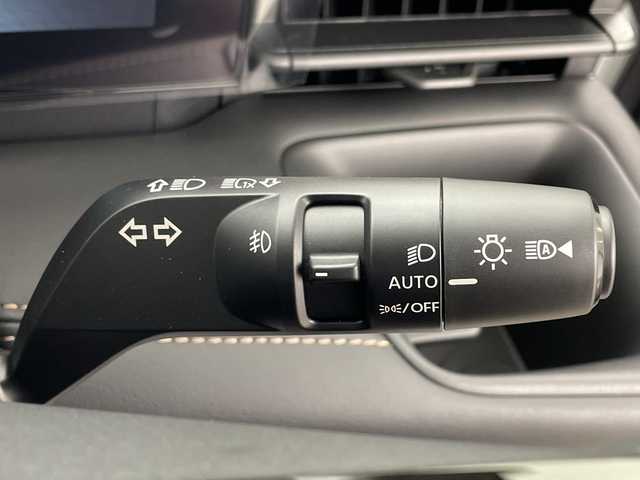 日産 セレナ e－パワー ハイウェイスター V 群馬県 2025(令7)年 0.1千km パールⅡ 登録未使用車　純正１２．３型ナビ　フルセグＴＶ　全周囲カメラ　ワイヤレス充電　アダプティブクルーズコントロール　ブラインドスポットモニター　両側電動スライドドア　デジタルインナーミラー　ＥＴＣ２．０