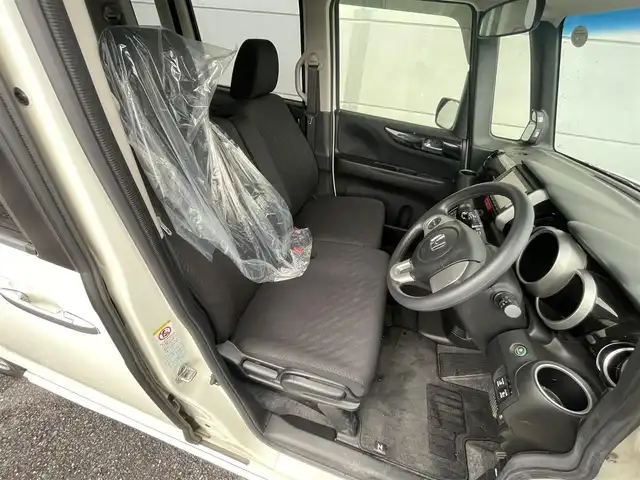 ホンダ Ｎ ＢＯＸ カスタム SSパッケージ 千葉県 2015(平27)年 1.9万km プレミアムホワイトパール あんしんパッケージ/・衝突軽減ブレーキ/誤発進抑制/純正メモリナビ(VXM-155VSi)/・ワンセグ/BT/DVD/CD/USB/バックカメラ/ステアリングスイッチ/ETC/両側パワースライドドア/HIDヘッドライト/オートライト/フォグライト/スマートキー/プッシュスタート/純正フロアマット/純正14インチAW