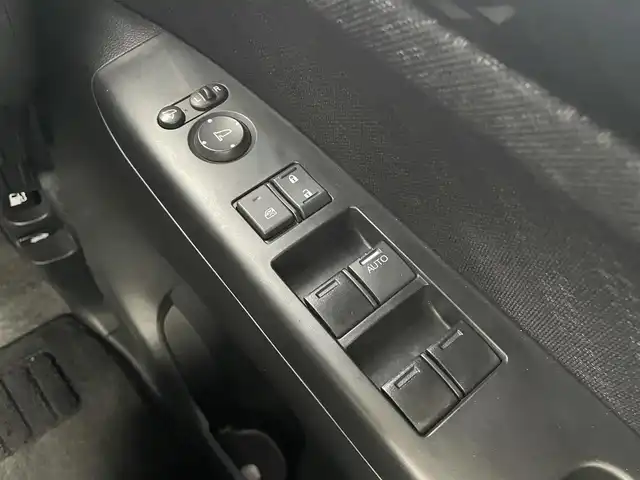 ホンダ Ｎ ＢＯＸ カスタム SSパッケージ 千葉県 2015(平27)年 1.9万km プレミアムホワイトパール あんしんパッケージ/・衝突軽減ブレーキ/誤発進抑制/純正メモリナビ(VXM-155VSi)/・ワンセグ/BT/DVD/CD/USB/バックカメラ/ステアリングスイッチ/ETC/両側パワースライドドア/HIDヘッドライト/オートライト/フォグライト/スマートキー/プッシュスタート/純正フロアマット/純正14インチAW