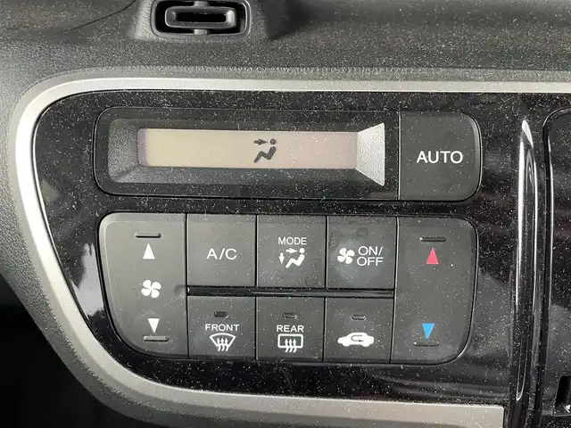 ホンダ Ｎ ＢＯＸ カスタム SSパッケージ 千葉県 2015(平27)年 1.9万km プレミアムホワイトパール あんしんパッケージ/・衝突軽減ブレーキ/誤発進抑制/純正メモリナビ(VXM-155VSi)/・ワンセグ/BT/DVD/CD/USB/バックカメラ/ステアリングスイッチ/ETC/両側パワースライドドア/HIDヘッドライト/オートライト/フォグライト/スマートキー/プッシュスタート/純正フロアマット/純正14インチAW