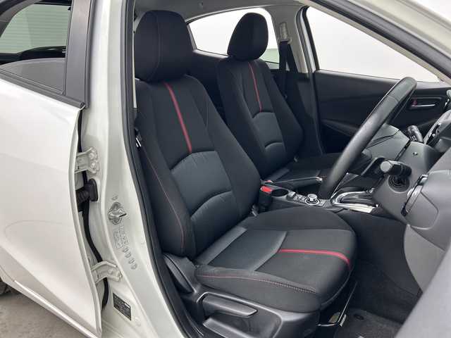 マツダ デミオ XD ツーリング 三重県 2015(平27)年 3.7万km スノーフレイクホワイトパールマイカ /禁煙車//マツダコネクトナビ//バックカメラ//ブラインドスポットモニター//ヘッドアップディスプレイ//クルーズコントロール//ETC//パドルシフト//前後ドライブレコーダー//レーディパーチャーアラート//革巻きステアリング//ステアリングスイッチ//オートライト