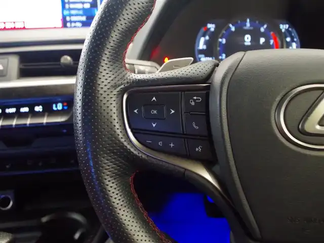 レクサス ＵＸ 200 Fスポーツ 岐阜県 2019(平31)年 4.7万km ホワイトノーヴァガラスフレーク TRDアンダーフルエアロ/TRDエアロフェンダー/TRDエアロダイナミクスミラーカバー/F SPORT専用スピンドルグリル/Lexus Safety System/プリクラッシュセーフティ/レーントレーシングアシスト/レーダークルーズコントロール/オートマチックハイビーム/LEDヘッドライト/LEDフォグライト、コーナーリングライト/ロードサインアシスト/先行車発進告知機能/アクティブサウンドコントロール/純正ナビゲーション/10.3インチワイドディスプレイ/地上デジタルTV/レクサスUXプレミアムサウンドシステム/Bluetooth/バックカメラ