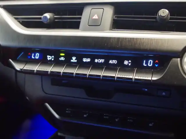 レクサス ＵＸ 200 Fスポーツ 岐阜県 2019(平31)年 4.7万km ホワイトノーヴァガラスフレーク TRDアンダーフルエアロ/TRDエアロフェンダー/TRDエアロダイナミクスミラーカバー/F SPORT専用スピンドルグリル/Lexus Safety System/プリクラッシュセーフティ/レーントレーシングアシスト/レーダークルーズコントロール/オートマチックハイビーム/LEDヘッドライト/LEDフォグライト、コーナーリングライト/ロードサインアシスト/先行車発進告知機能/アクティブサウンドコントロール/純正ナビゲーション/10.3インチワイドディスプレイ/地上デジタルTV/レクサスUXプレミアムサウンドシステム/Bluetooth/バックカメラ