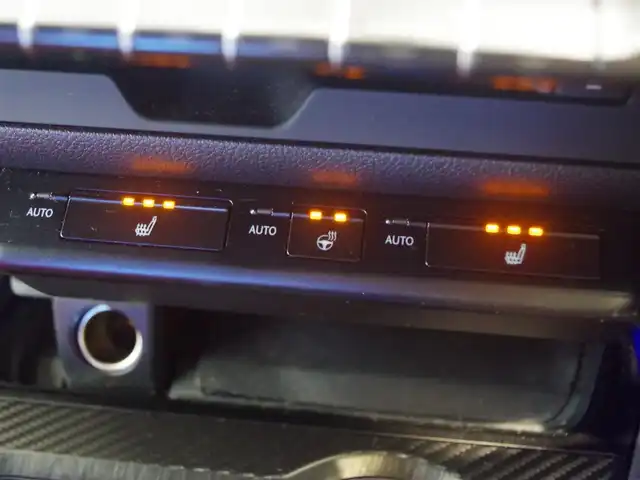 レクサス ＵＸ 200 Fスポーツ 岐阜県 2019(平31)年 4.7万km ホワイトノーヴァガラスフレーク TRDアンダーフルエアロ/TRDエアロフェンダー/TRDエアロダイナミクスミラーカバー/F SPORT専用スピンドルグリル/Lexus Safety System/プリクラッシュセーフティ/レーントレーシングアシスト/レーダークルーズコントロール/オートマチックハイビーム/LEDヘッドライト/LEDフォグライト、コーナーリングライト/ロードサインアシスト/先行車発進告知機能/アクティブサウンドコントロール/純正ナビゲーション/10.3インチワイドディスプレイ/地上デジタルTV/レクサスUXプレミアムサウンドシステム/Bluetooth/バックカメラ