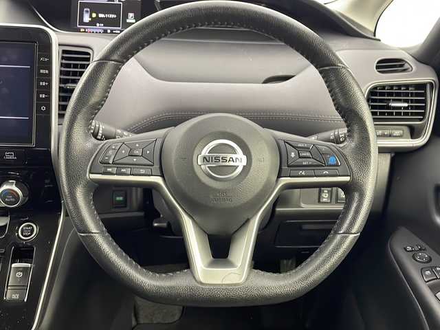 日産 セレナ ハイウェイスター V 新潟県 2020(令2)年 6.3万km アズライトブルー 　ワンオーナー/　純正10インチナビ/　フルセグテレビ/　全方位モニター/　フリップダウンモニター/　アイドリングストップ/　ウィンカーミラー/　クルーズコントロール/　ドアバイザー/　両側パワースライドドア/　ETC/　LEDヘッドライト