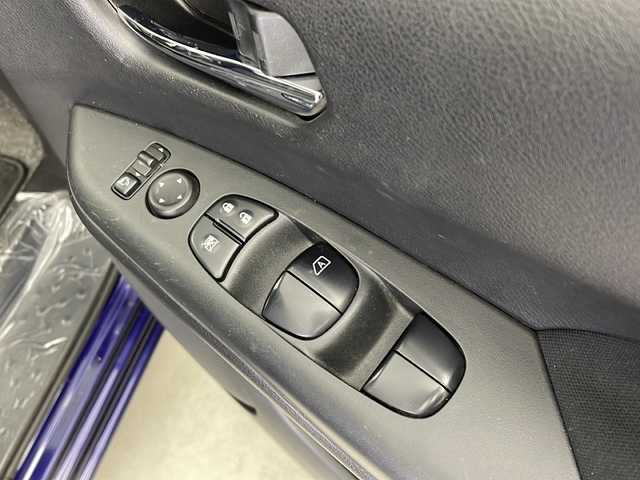 日産 セレナ ハイウェイスター V 新潟県 2020(令2)年 6.3万km アズライトブルー 　ワンオーナー/　純正10インチナビ/　フルセグテレビ/　全方位モニター/　フリップダウンモニター/　アイドリングストップ/　ウィンカーミラー/　クルーズコントロール/　ドアバイザー/　両側パワースライドドア/　ETC/　LEDヘッドライト