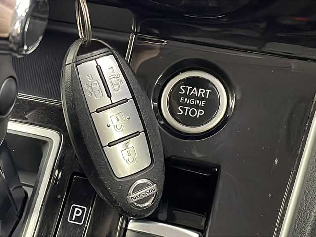 日産 セレナ ハイウェイスター V 新潟県 2020(令2)年 6.3万km アズライトブルー 　ワンオーナー/　純正10インチナビ/　フルセグテレビ/　全方位モニター/　フリップダウンモニター/　アイドリングストップ/　ウィンカーミラー/　クルーズコントロール/　ドアバイザー/　両側パワースライドドア/　ETC/　LEDヘッドライト