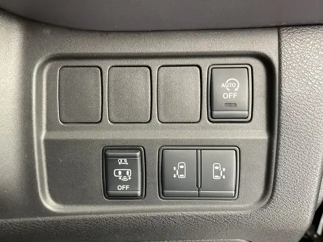 日産 セレナ ハイウェイスター V 新潟県 2020(令2)年 6.3万km アズライトブルー ワンオーナー/純正10インチメモリナビ/　フルセグTV/Bluetooth/CD/DVD/プロパイロット/セーフテパックA/・SRSカーテンエアバッグシステム&サイドエアバッグシステム/・踏み間違い衝突防止アシスト/・インテリジェント パーキングアシスト(駐車支援システム)/・標識検知機能/(進入禁止標識、最高速度標識、一時停止標識)/・インテリジェントアラウンドビューモニター/・インテリジェントDA(ふらつき警報）/・フロント&バックソナー/・ヒーター付ドアミラー/・ステアリングスイッチ/衝突被害軽減ブレーキ/レーンキープアシスト/レーダークルーズコントロール/ブラインドスポットモニター/フリップダウンモニター/両側パワースライドドア/純正ドライブレコーダー/インテリジェントルームミラー/ビルトインETC