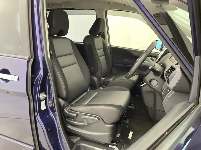 日産 セレナ ハイウェイスター V 新潟県 2020(令2)年 6.3万km アズライトブルー ワンオーナー/純正10インチメモリナビ/　フルセグTV/Bluetooth/CD/DVD/プロパイロット/セーフテパックA/・SRSカーテンエアバッグシステム&サイドエアバッグシステム/・踏み間違い衝突防止アシスト/・インテリジェント パーキングアシスト(駐車支援システム)/・標識検知機能/(進入禁止標識、最高速度標識、一時停止標識)/・インテリジェントアラウンドビューモニター/・インテリジェントDA(ふらつき警報）/・フロント&バックソナー/・ヒーター付ドアミラー/・ステアリングスイッチ/衝突被害軽減ブレーキ/レーンキープアシスト/レーダークルーズコントロール/ブラインドスポットモニター/フリップダウンモニター/両側パワースライドドア/純正ドライブレコーダー/インテリジェントルームミラー/ビルトインETC