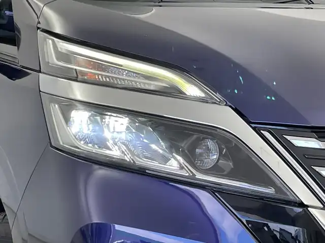 日産 セレナ ハイウェイスター V 新潟県 2020(令2)年 6.3万km アズライトブルー ワンオーナー/純正10インチメモリナビ/　フルセグTV/Bluetooth/CD/DVD/プロパイロット/セーフテパックA/・SRSカーテンエアバッグシステム&サイドエアバッグシステム/・踏み間違い衝突防止アシスト/・インテリジェント パーキングアシスト(駐車支援システム)/・標識検知機能/(進入禁止標識、最高速度標識、一時停止標識)/・インテリジェントアラウンドビューモニター/・インテリジェントDA(ふらつき警報）/・フロント&バックソナー/・ヒーター付ドアミラー/・ステアリングスイッチ/衝突被害軽減ブレーキ/レーンキープアシスト/レーダークルーズコントロール/ブラインドスポットモニター/フリップダウンモニター/両側パワースライドドア/純正ドライブレコーダー/インテリジェントルームミラー/ビルトインETC