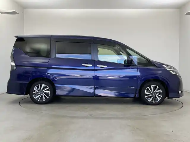 日産 セレナ ハイウェイスター V 新潟県 2020(令2)年 6.3万km アズライトブルー ワンオーナー/純正10インチメモリナビ/　フルセグTV/Bluetooth/CD/DVD/プロパイロット/セーフテパックA/・SRSカーテンエアバッグシステム&サイドエアバッグシステム/・踏み間違い衝突防止アシスト/・インテリジェント パーキングアシスト(駐車支援システム)/・標識検知機能/(進入禁止標識、最高速度標識、一時停止標識)/・インテリジェントアラウンドビューモニター/・インテリジェントDA(ふらつき警報）/・フロント&バックソナー/・ヒーター付ドアミラー/・ステアリングスイッチ/衝突被害軽減ブレーキ/レーンキープアシスト/レーダークルーズコントロール/ブラインドスポットモニター/フリップダウンモニター/両側パワースライドドア/純正ドライブレコーダー/インテリジェントルームミラー/ビルトインETC