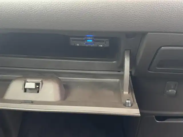 ホンダ Ｎ ＢＯＸ L 広島県 2023(令5)年 4.1万km プラチナホワイトパール ○走行距離：40154km（入庫時）/純正ディスプレイオーディオ（WX-211C）/・Bluetooth/・AM/FM/・ワンセグTV/・CD/Honda SENSING/・衝突軽減ブレーキ（CMBS）/・誤発進抑制機能/・歩行者事故低減ステアリング/・路外逸脱抑制機能/・渋滞追従機能付アダプティブクルーズコントロール（ACC）/・車線維持支援システム（LKAS）/・先行車発進お知らせ機能/・標識認識機能/・後方誤発進抑制機能/・オートハイビーム/バックカメラ/ETC