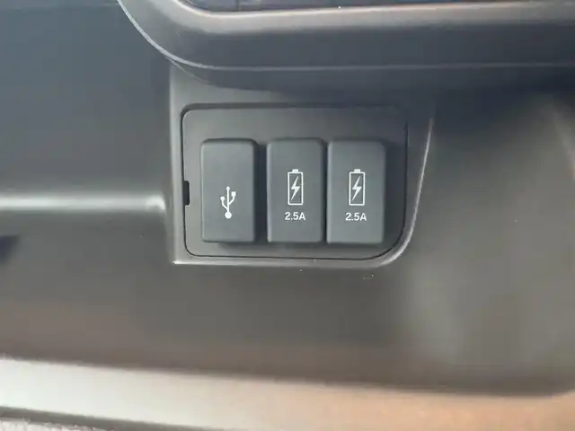 ホンダ Ｎ ＢＯＸ L 広島県 2023(令5)年 4.1万km プラチナホワイトパール ○走行距離：40154km（入庫時）/純正ディスプレイオーディオ（WX-211C）/・Bluetooth/・AM/FM/・ワンセグTV/・CD/Honda SENSING/・衝突軽減ブレーキ（CMBS）/・誤発進抑制機能/・歩行者事故低減ステアリング/・路外逸脱抑制機能/・渋滞追従機能付アダプティブクルーズコントロール（ACC）/・車線維持支援システム（LKAS）/・先行車発進お知らせ機能/・標識認識機能/・後方誤発進抑制機能/・オートハイビーム/バックカメラ/ETC