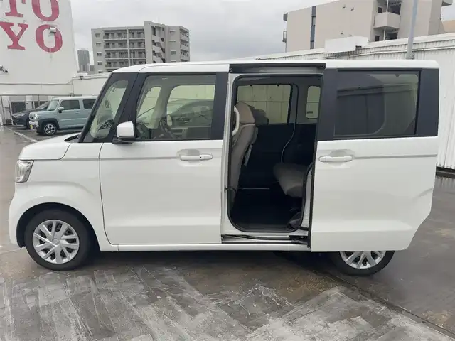 ホンダ Ｎ ＢＯＸ L 広島県 2023(令5)年 4.1万km プラチナホワイトパール ○走行距離：40154km（入庫時）/純正ディスプレイオーディオ（WX-211C）/・Bluetooth/・AM/FM/・ワンセグTV/・CD/Honda SENSING/・衝突軽減ブレーキ（CMBS）/・誤発進抑制機能/・歩行者事故低減ステアリング/・路外逸脱抑制機能/・渋滞追従機能付アダプティブクルーズコントロール（ACC）/・車線維持支援システム（LKAS）/・先行車発進お知らせ機能/・標識認識機能/・後方誤発進抑制機能/・オートハイビーム/バックカメラ/ETC