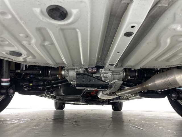 トヨタ ノア ハイブリッド Z 道央・札幌 2022(令4)年 0.4万km ホワイトパールクリスタルシャイン ・４ＷＤ/・純正１０．５インチディスプレイオーディオ＆ナビ＆ＴＶ＆ＢＴ＆ＤＶＤ＆ＣＤ＆ＨＤＭＩ＆ＡｐｐｌｅＣａｒＰｌａｙ＆ＡｎｄｒｏｉｄＡｕｔｏ/・全方向カメラ/・ＴＳＳ/・アダプティブクルーズコントロール/・横滑り防止装置/・レーンキープアシスト/・パーキングアシスト/・両側パワースライドドア/・パワーバックドア/・ハーフレザーシート/・前席シートヒーター/・オートライト/・オートマチックハイビーム/・ＬＥＤヘッドライト＆フォグ/・ステアリングヒーター/・ドアミラーヒーター/・電動パーキングブレーキ/・ブレーキホールド/・社外前後ドライブレコーダー/・純正ビルトインＥＴＣ