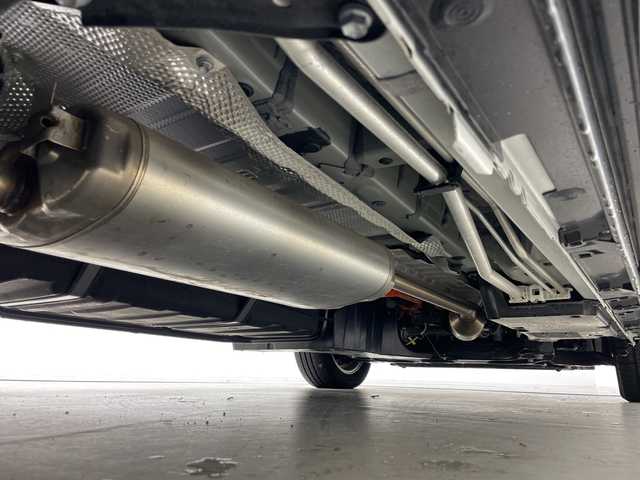 トヨタ ノア ハイブリッド Z 道央・札幌 2022(令4)年 0.4万km ホワイトパールクリスタルシャイン ・４ＷＤ/・純正１０．５インチディスプレイオーディオ＆ナビ＆ＴＶ＆ＢＴ＆ＤＶＤ＆ＣＤ＆ＨＤＭＩ＆ＡｐｐｌｅＣａｒＰｌａｙ＆ＡｎｄｒｏｉｄＡｕｔｏ/・全方向カメラ/・ＴＳＳ/・アダプティブクルーズコントロール/・横滑り防止装置/・レーンキープアシスト/・パーキングアシスト/・両側パワースライドドア/・パワーバックドア/・ハーフレザーシート/・前席シートヒーター/・オートライト/・オートマチックハイビーム/・ＬＥＤヘッドライト＆フォグ/・ステアリングヒーター/・ドアミラーヒーター/・電動パーキングブレーキ/・ブレーキホールド/・社外前後ドライブレコーダー/・純正ビルトインＥＴＣ