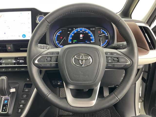 トヨタ ノア ハイブリッド Z 道央・札幌 2022(令4)年 0.4万km ホワイトパールクリスタルシャイン ・４ＷＤ/・純正１０．５インチディスプレイオーディオ＆ナビ＆ＴＶ＆ＢＴ＆ＤＶＤ＆ＣＤ＆ＨＤＭＩ＆ＡｐｐｌｅＣａｒＰｌａｙ＆ＡｎｄｒｏｉｄＡｕｔｏ/・全方向カメラ/・ＴＳＳ/・アダプティブクルーズコントロール/・横滑り防止装置/・レーンキープアシスト/・パーキングアシスト/・両側パワースライドドア/・パワーバックドア/・ハーフレザーシート/・前席シートヒーター/・オートライト/・オートマチックハイビーム/・ＬＥＤヘッドライト＆フォグ/・ステアリングヒーター/・ドアミラーヒーター/・電動パーキングブレーキ/・ブレーキホールド/・社外前後ドライブレコーダー/・純正ビルトインＥＴＣ