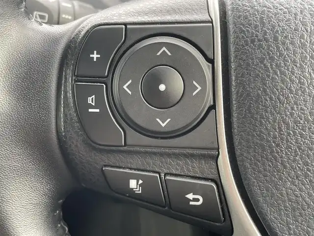 トヨタ エスクァイア Gi 静岡県 2019(令1)年 2.7万km ホワイトパールクリスタルシャイン 社外8インチメモリナビ（AM/FM/CD/DVD）/フルセグTV/Bluetooth接続/トヨタセーフティセンス/レーンキープアシスト/プリクラッシュセーフティ/オートマチックハイビーム/LEDヘッドライト/クルーズコントロール/バックカメラ/アイドリングストップ/両側パワースライドドア/レザーシート/ビルトインETC/前後ドライブレコーダー/レザーシート/前席シートヒーター/純正15インチアルミホイール/横滑り防止装置/純正フロアマット/取扱説明書