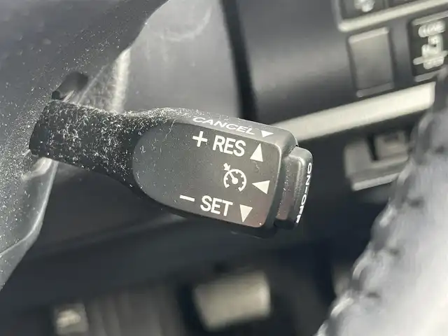 トヨタ エスクァイア Gi 静岡県 2019(令1)年 2.7万km ホワイトパールクリスタルシャイン 社外8インチメモリナビ（AM/FM/CD/DVD）/フルセグTV/Bluetooth接続/トヨタセーフティセンス/レーンキープアシスト/プリクラッシュセーフティ/オートマチックハイビーム/LEDヘッドライト/クルーズコントロール/バックカメラ/アイドリングストップ/両側パワースライドドア/レザーシート/ビルトインETC/前後ドライブレコーダー/レザーシート/前席シートヒーター/純正15インチアルミホイール/横滑り防止装置/純正フロアマット/取扱説明書