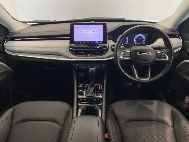 クライスラー・ジープ ジープ コンパス リミテッド 岐阜県 2021(令3)年 1.2万km パール オーディオナビゲーションシステム/　フルセグTV Bluetooth USB/　AppleCarPlay　Android Auto/アダプティブ クルーズ コントロール STOP GO機能付/LaneSense 車線逸脱警報プラス/前面衝突警報 クラッシュミティゲーション付/ブラインドスポットモニター リアクロスパスディテクション/ParkSenseフロント リアパークアシスト/ParkSense縦列 並列パークアシスト/Parkview リアバックアップカメラ/サラウンドビューカメラ/パワーバックドア/ブラックルーフレール