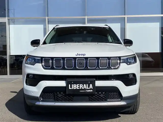 クライスラー・ジープ ジープ コンパス リミテッド 岐阜県 2021(令3)年 1.2万km パール オーディオナビゲーションシステム/　フルセグTV Bluetooth USB/　AppleCarPlay　Android Auto/アダプティブ クルーズ コントロール STOP GO機能付/LaneSense 車線逸脱警報プラス/前面衝突警報 クラッシュミティゲーション付/ブラインドスポットモニター リアクロスパスディテクション/ParkSenseフロント リアパークアシスト/ParkSense縦列 並列パークアシスト/Parkview リアバックアップカメラ/サラウンドビューカメラ/パワーバックドア/ブラックルーフレール