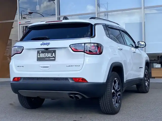 クライスラー・ジープ ジープ コンパス リミテッド 岐阜県 2021(令3)年 1.2万km パール オーディオナビゲーションシステム/　フルセグTV Bluetooth USB/　AppleCarPlay　Android Auto/アダプティブ クルーズ コントロール STOP GO機能付/LaneSense 車線逸脱警報プラス/前面衝突警報 クラッシュミティゲーション付/ブラインドスポットモニター リアクロスパスディテクション/ParkSenseフロント リアパークアシスト/ParkSense縦列 並列パークアシスト/Parkview リアバックアップカメラ/サラウンドビューカメラ/パワーバックドア/ブラックルーフレール