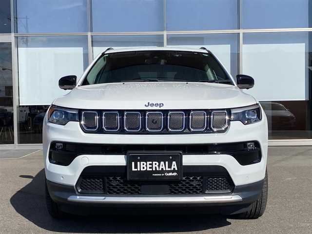 クライスラー・ジープ ジープ コンパス リミテッド 岐阜県 2021(令3)年 1.2万km パール オーディオナビゲーションシステム/　フルセグTV Bluetooth USB/　AppleCarPlay　Android Auto/アダプティブ クルーズ コントロール STOP GO機能付/LaneSense 車線逸脱警報プラス/前面衝突警報 クラッシュミティゲーション付/ブラインドスポットモニター リアクロスパスディテクション/ParkSenseフロント リアパークアシスト/ParkSense縦列 並列パークアシスト/Parkview リアバックアップカメラ/サラウンドビューカメラ/パワーバックドア/ブラックルーフレール