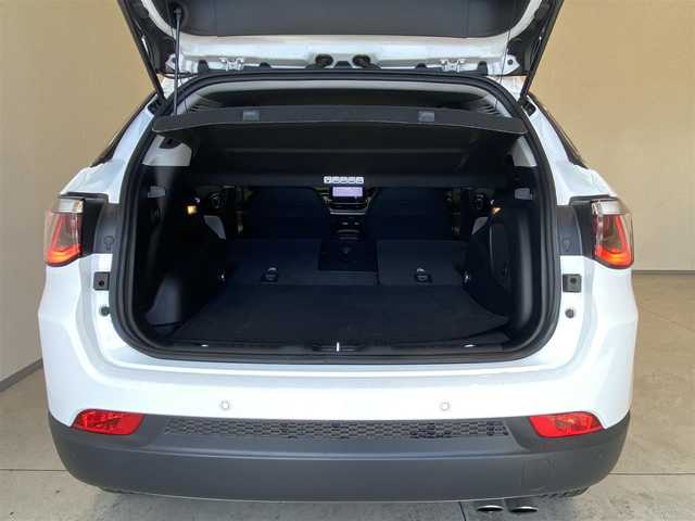 クライスラー・ジープ ジープ コンパス リミテッド 岐阜県 2021(令3)年 1.2万km パール オーディオナビゲーションシステム/　フルセグTV Bluetooth USB/　AppleCarPlay　Android Auto/アダプティブ クルーズ コントロール STOP GO機能付/LaneSense 車線逸脱警報プラス/前面衝突警報 クラッシュミティゲーション付/ブラインドスポットモニター リアクロスパスディテクション/ParkSenseフロント リアパークアシスト/ParkSense縦列 並列パークアシスト/Parkview リアバックアップカメラ/サラウンドビューカメラ/パワーバックドア/ブラックルーフレール