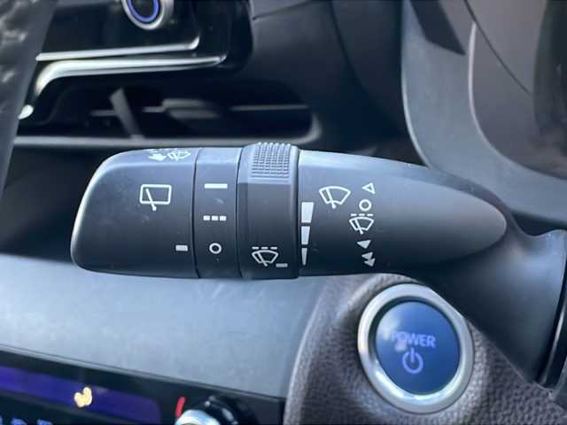 トヨタ ヤリスクロス ハイブリッド Z 岩手県 2020(令2)年 8.6万km ホワイトパールクリスタルシャイン 8型ナビ 全周囲C アドバンスドP ドラレコ シートヒーター ハーフレザーシート ビルドインETC2.0 レーダークルーズ ステアヒーター BSM 純正18インチAW ヒーター付ドアミラー オートLEDライト ダウンヒルアシスト