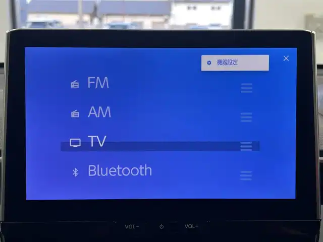 トヨタ カローラ クロス ハイブリッド Z 奈良県 2025(令7)年 1万km プラチナホワイトパールマイカ ・トヨタセーフティセンス/・プリクラッシュセーフティー/・レーンディーパーチャーアラート/・レーダークルーズコントロール/・レーンキープアシスト/・オートマチックハイビーム/・ロードサインアシスト/・先行車発進告知機能/寒冷地仕様/純正ディスプレイオーディオ１０．５インチ/・フルセグTV/Bluetooth/applecarplay//androidauto/miracast/HDMI /バックカメラ　/パワーシート/・ハーフレザーシート/・シートヒーター/ステアリングヒーター/電動リアゲート/SOSコール/純正フロアマット/LEDヘッドライト/・レベライザー有