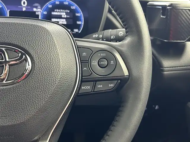 トヨタ カローラ クロス ハイブリッド Z 奈良県 2025(令7)年 1万km プラチナホワイトパールマイカ ・トヨタセーフティセンス/・プリクラッシュセーフティー/・レーンディーパーチャーアラート/・レーダークルーズコントロール/・レーンキープアシスト/・オートマチックハイビーム/・ロードサインアシスト/・先行車発進告知機能/寒冷地仕様/純正ディスプレイオーディオ１０．５インチ/・フルセグTV/Bluetooth/applecarplay//androidauto/miracast/HDMI /バックカメラ　/パワーシート/・ハーフレザーシート/・シートヒーター/ステアリングヒーター/電動リアゲート/SOSコール/純正フロアマット/LEDヘッドライト/・レベライザー有