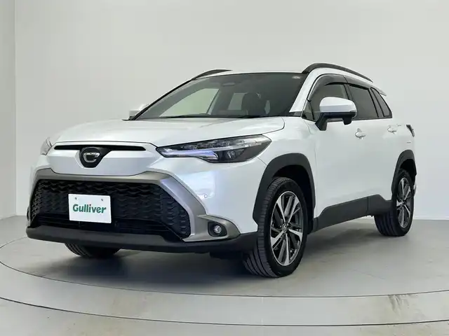 トヨタ カローラ クロス ハイブリッド Z 奈良県 2025(令7)年 1万km プラチナホワイトパールマイカ ・トヨタセーフティセンス/・プリクラッシュセーフティー/・レーンディーパーチャーアラート/・レーダークルーズコントロール/・レーンキープアシスト/・オートマチックハイビーム/・ロードサインアシスト/・先行車発進告知機能/寒冷地仕様/純正ディスプレイオーディオ１０．５インチ/・フルセグTV/Bluetooth/applecarplay//androidauto/miracast/HDMI /バックカメラ　/パワーシート/・ハーフレザーシート/・シートヒーター/ステアリングヒーター/電動リアゲート/SOSコール/純正フロアマット/LEDヘッドライト/・レベライザー有
