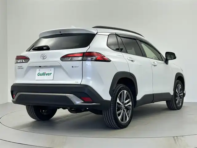 トヨタ カローラ クロス ハイブリッド Z 奈良県 2025(令7)年 1万km プラチナホワイトパールマイカ ・トヨタセーフティセンス/・プリクラッシュセーフティー/・レーンディーパーチャーアラート/・レーダークルーズコントロール/・レーンキープアシスト/・オートマチックハイビーム/・ロードサインアシスト/・先行車発進告知機能/寒冷地仕様/純正ディスプレイオーディオ１０．５インチ/・フルセグTV/Bluetooth/applecarplay//androidauto/miracast/HDMI /バックカメラ　/パワーシート/・ハーフレザーシート/・シートヒーター/ステアリングヒーター/電動リアゲート/SOSコール/純正フロアマット/LEDヘッドライト/・レベライザー有