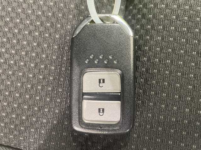 ホンダ ヴェゼル X ホンダセンシング 栃木県 2020(令2)年 4.1万km クリスタルブラックパール 純正ナビ/(CD/Bluetooth)/バックカメラ/ホンダセンシング/レーダークルーズコントロール/車線逸脱装置/ビルトインETC/前後ドライブレコーダー/自動防眩ミラー/オートエアコン/LEDヘッドライト/本革ステアリング/ステアリングスイッチ/純正アルミホイール/純正フロアマット