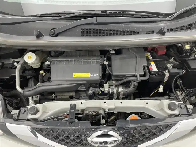 日産 デイズ B 滋賀県 2020(令2)年 4万km ホワイト 純正SDナビ/【Bluetooth/CD/DVD/SD/フルセグ】/クリアランスソナー/オートライト/電動格納ミラー/衝突軽減ブレーキ/横滑り防止装置