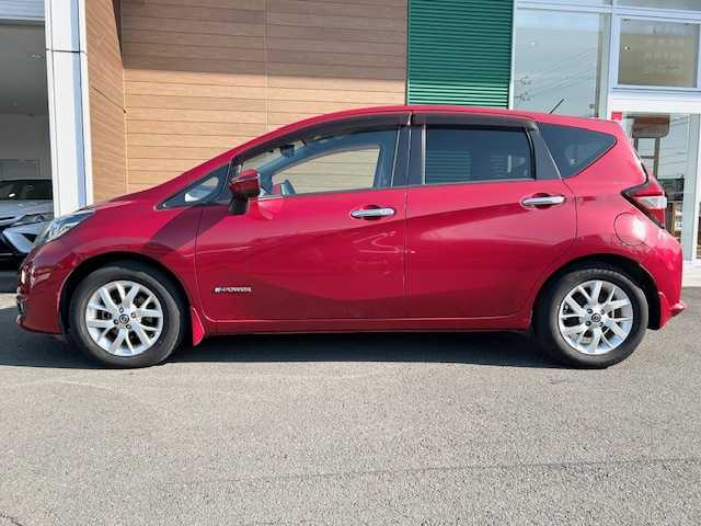 日産 ノート e－パワー メダリスト 宮城県 2018(平30)年 6.9万km 赤 ワンオーナー/純正ナビ（FM AM フルセグTV Bluetooth DVD SD Blu-ray）/全方位カメラ/バックカメラ/クルーズコントロール/ドライブレコーダー/ワイドミラー/ハーフレザーシート/ETC/LEDヘッドライト/純正フロアマット/純正アルミホイール/スマートキー/スペアキー×１/プリクラッシュセーフティ