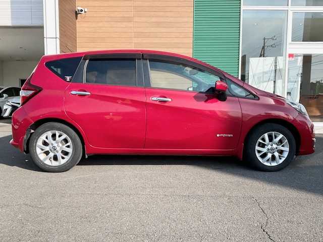 日産 ノート e－パワー メダリスト 宮城県 2018(平30)年 6.9万km 赤 ワンオーナー/純正ナビ（FM AM フルセグTV Bluetooth DVD SD Blu-ray）/全方位カメラ/バックカメラ/クルーズコントロール/ドライブレコーダー/ワイドミラー/ハーフレザーシート/ETC/LEDヘッドライト/純正フロアマット/純正アルミホイール/スマートキー/スペアキー×１/プリクラッシュセーフティ