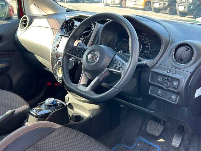 日産 ノート e－パワー メダリスト 宮城県 2018(平30)年 6.9万km 赤 ワンオーナー/純正ナビ（FM AM フルセグTV Bluetooth DVD SD Blu-ray）/全方位カメラ/バックカメラ/クルーズコントロール/ドライブレコーダー/ワイドミラー/ハーフレザーシート/ETC/LEDヘッドライト/純正フロアマット/純正アルミホイール/スマートキー/スペアキー×１/プリクラッシュセーフティ