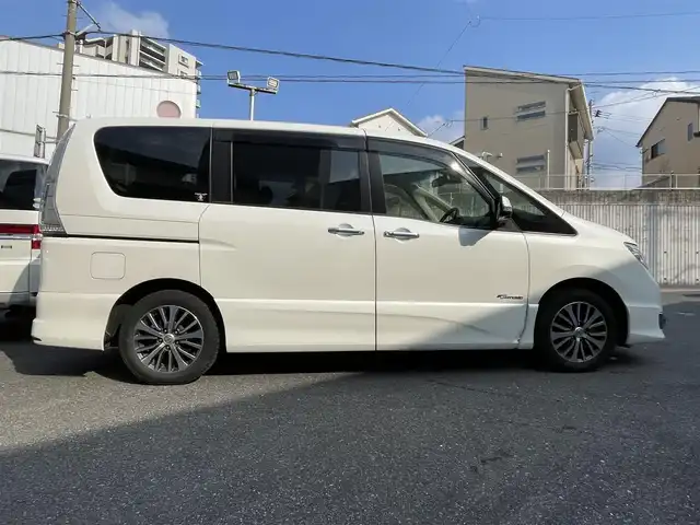 日産 セレナ ハイウェイS S HV Aセーフ 福岡県 2014(平26)年 9.5万km ブリリアントホワイトパール (株)IDOMが運営する【じしゃロン八幡西店】の自社ローン専用車両になります。こちらは現金またはオートローンご利用時の価格です。自社ローンご希望の方は別途その旨お申付け下さい/社外ナビ（AVIC-MRZ099W）/・BLUETOOTH/・CD/・DVD/・AM/・FM/フリップダウンモニター/ビルトインETC/レーンアシスト/衝突被害軽減ブレーキ/アラウンドビューモニター/両側パワースライドドア/バックカメラ付きルームミラー/プッシュスタート