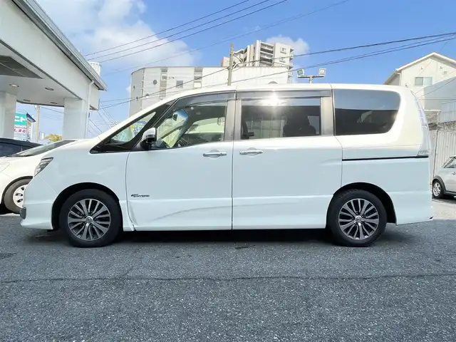 日産 セレナ ハイウェイS S HV Aセーフ 福岡県 2014(平26)年 9.5万km ブリリアントホワイトパール (株)IDOMが運営する【じしゃロン八幡西店】の自社ローン専用車両になります。こちらは現金またはオートローンご利用時の価格です。自社ローンご希望の方は別途その旨お申付け下さい/社外ナビ（AVIC-MRZ099W）/・BLUETOOTH/・CD/・DVD/・AM/・FM/フリップダウンモニター/ビルトインETC/レーンアシスト/衝突被害軽減ブレーキ/アラウンドビューモニター/両側パワースライドドア/バックカメラ付きルームミラー/プッシュスタート