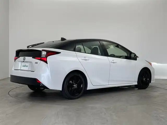 トヨタ プリウス S ツーリングセレ ブラックED 埼玉県 2021(令3)年 3.2万km パール 純正ディスプレイオーディオ/ Bluetooth USB接続/バックカメラ/トヨタセーフティセンス/プリクラッシュセーフティ/クリアランスソナー/パーキングアシストブレーキ/ふらつき検知/先行車発進のお知らせ/クルーズコントロール/ビルトインETC/ドライブレコーダー/シートヒーター/純正17インチアルミホイール/LEDオートライト/オートハイビーム/フォグライト/純正フロアマット/プッシュスタート/スマートキー
