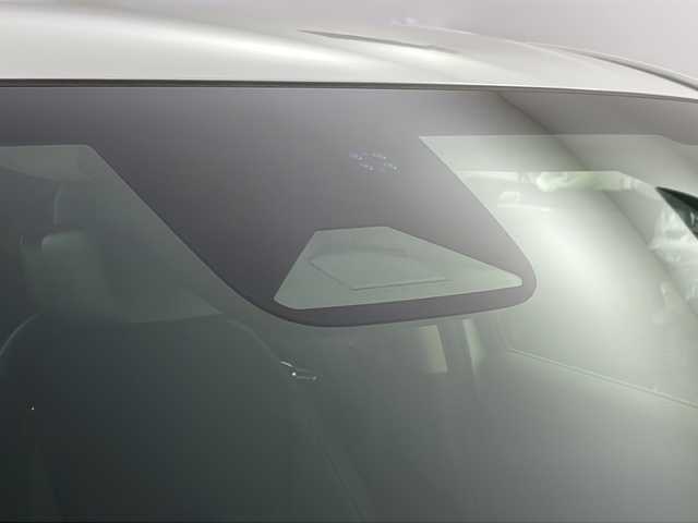 ホンダ ヴェゼル ハイブリッド e:HEV Z 栃木県 2025(令7)年 0.1万km未満 プラチナホワイトパール 純正メーカー9インチナビナビ/（BT/AM/FM/AppleCarPlay/AndroidAuto）/フルセグTV/ホンダセンシング/・衝突軽減システム/・車線逸脱警報/・標識認識/・先行車発進お知らせ/・ブラインドスポットインフォメーション/・横滑り防止/ETC2.0/レーダークルーズコントロール/ヒルディセントコントロール/ステアリングヒーター/ワイヤレス充電/前席シートヒーター/電動リアゲート/電動格納ミラー/パドルシフト/スマートキー/プッシュスタート