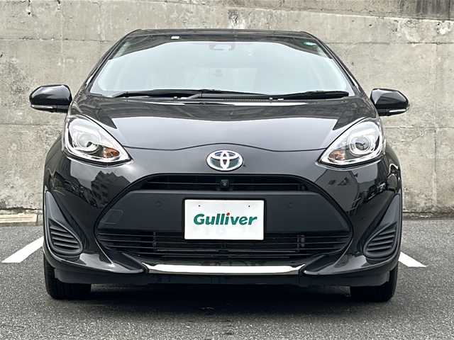 トヨタ アクア S スタイルブラック 愛知県 2021(令3)年 0.3万km ブラックマイカ ワンオーナー/パノラミックビューモニター/純正SDナビ（NSZT-W68T）/フルセグTV・AM・FM・CD・DVD・Bluetooth/バックカメラ/トヨタセーフティセンス/・プリクラッシュセーフティ/・レーンディパーチャーアラート/・パーキングサポートブレーキ/・先行車発進告知機能/・オートハイビーム/LEDヘッドライト/オートライト/クリアランスソナー/TVキャンセラー/前後ドライブレコーダー（DC-DR652）/ETC2.0/スマートキー/プッシュスタート/スペアタイヤ/純正フロアマット/純正ドアバイザー/取扱説明書/保証書/スペアスマートキー/ディーラー整備記録簿（R4.R5.R6）